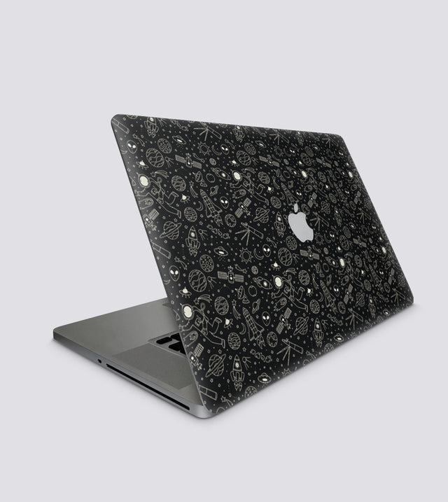 Macbook Pro 17 Inch Early 2011 Model A1297 Escaping Earth